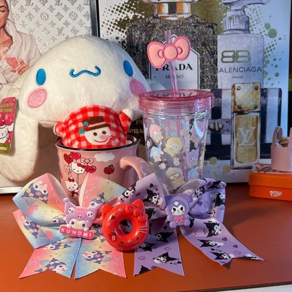 Hello Kitty Bundle - Picture 1 of 7